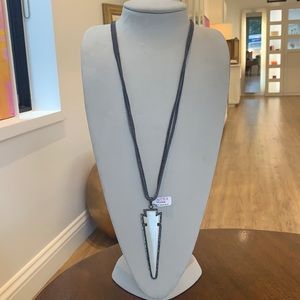 Leather necklace with white arrow